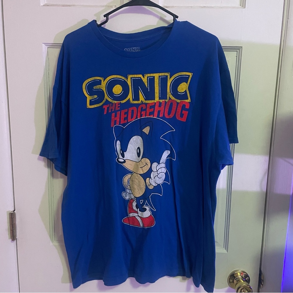 Sonic the hedgehog shirt